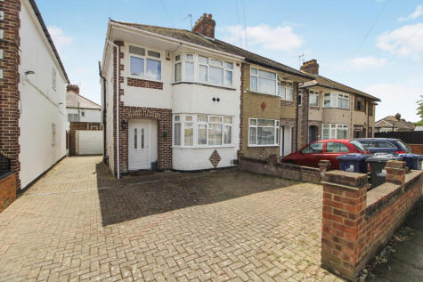 Alderney Gardens, Northolt, UB5