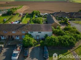 31, Queens Estate, Skegness PE24 4HF