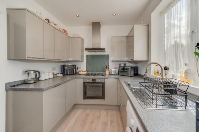 KITCHEN, DINER AND LOUNGE