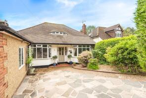 Clovelly, Bell Lane, Abbots Langley WD5 0QS