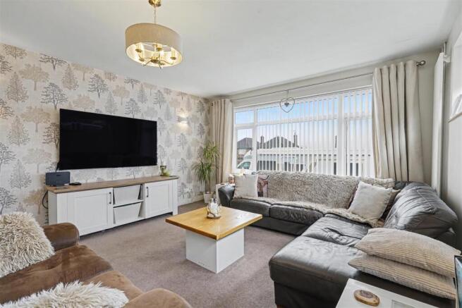 Lounge/Sitting Room