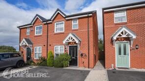 12, Cross Drive, Sandbach CW11 3DW