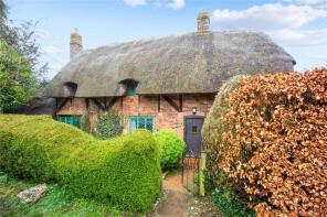 Drakes, Field Road, Peasemore, Newbury RG20 7JE