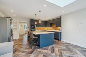 4, Priory Close, Uxbridge UB9 5AT
