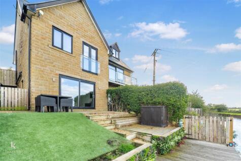 Simpsons Wharf, Hapton