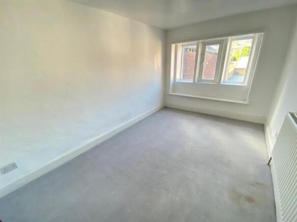 BEDROOM 1.jpg