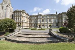 Flat 15, Sherborne House, Road From Ash Hole Road To War Memorial, Cheltenham GL54 3DZ