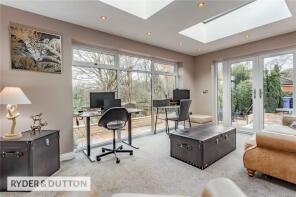 242, Newmarket Road, Ashton-under-lyne OL7 9JW