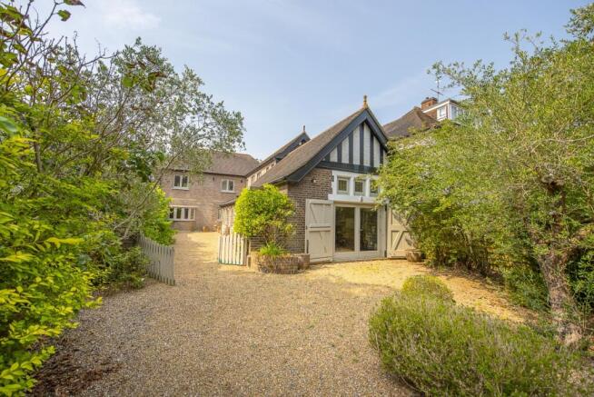 the-coach-house-c...