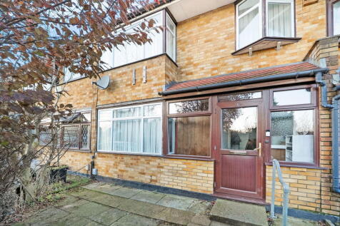 Lakeland Close, Chigwell, Essex IG7