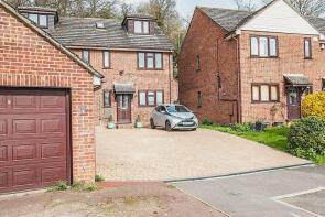 28, Brissenden Close, Upnor, Rochester ME2 4XW
