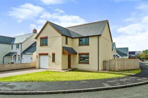 46, Bro'r Dderwen, Clynderwen SA66 7NR