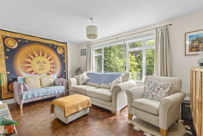 Flat 4 Temple Orchard, Amersham Hill, HP13 6PH-5.j