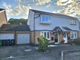 47, Haining Gardens, Mytchett, Camberley GU16 6BJ