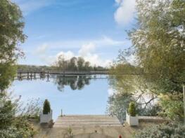 Grebe Cottage, Henley Road, Henley-on-thames RG9 3AY