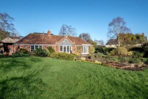 Lyngs Barton, Knutscroft Lane, Thurloxton, Taunton TA2 8RJ