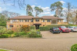 10, Elm Court, The Gables, Oxshott, Leatherhead KT22 0SD