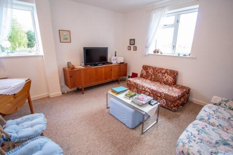 Bracken Court, The Drive, Farringdon