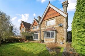 2, Coldrey Farm Cottages, Froyle Road, Lower Froyle, Alton GU34 4ND