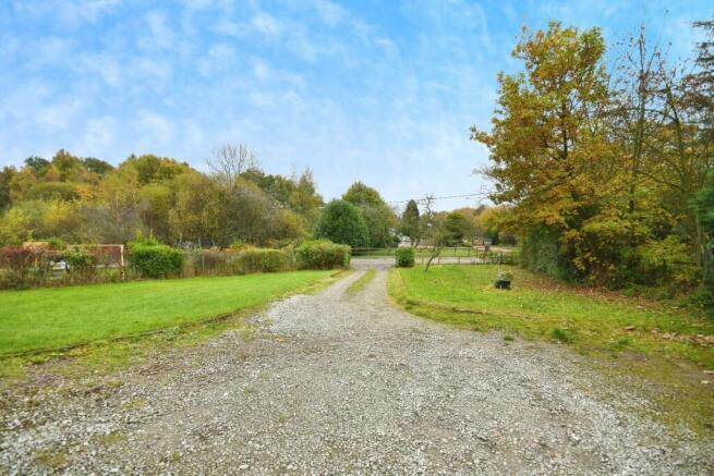 DRIVEWAY.jpg