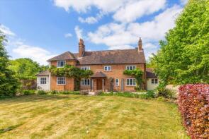 Holdshott House, Reading Road, Heckfield, Hook RG27 0JZ