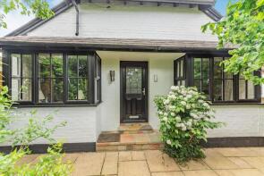 Lee Side, Schoolfields, Shiplake Cross, Henley-on-thames RG9 4DH