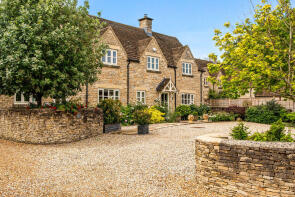 6, Stonesfield Close, Lechlade GL7 3QF