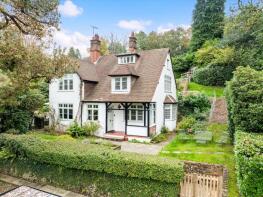 Lavender Hill, Peaslake Lane, Guildford GU5 9RL