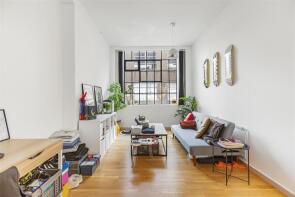 First Floor Flat, 9-10, Domingo Street, London EC1Y 0TA