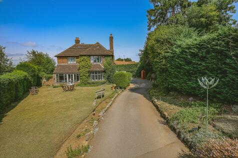 Longacre Close, Liss, Hampshire, GU33