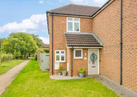 52b, Stirling Close, Stevenage SG2 8TQ