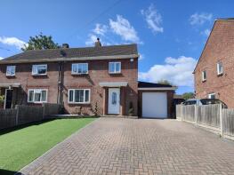 50, Stilwell Close, Yateley GU46 6XH