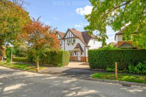 29, Village Way, Ashford TW15 2LA