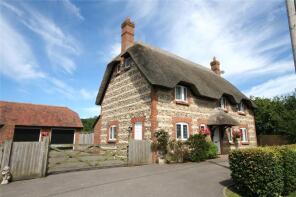 Nuthatch Cottage, B3143 - Blackrow Lane To Holwell Road, Sturminster Newton DT10 2AZ