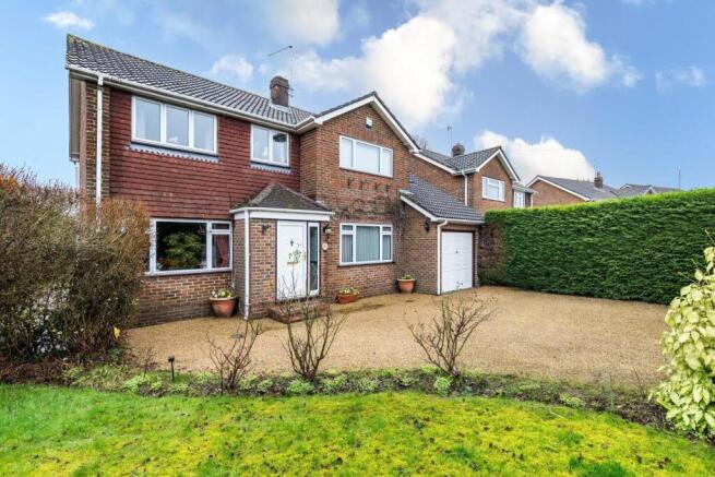 4 bed detached house for sale Brookhill Close, Co