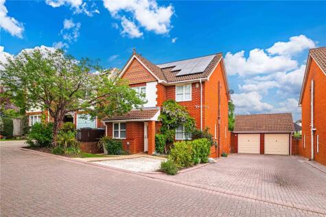 Castile Gardens, Kings Langley, Hertfordshire, WD4