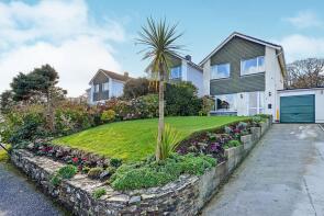 2, Castle Meadows, St. Agnes TR5 0UB