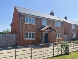 7, Daisy Meadows, The Causeway, Hazelbury Bryan DT10 2FY