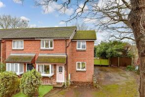 21, Copperfields, Leatherhead KT22 9PA