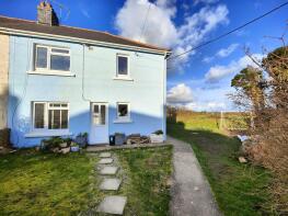 6, Maesyffynnon, Newport SA42 0UJ