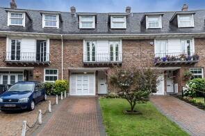 88, Theydon Grove, Epping CM16 4QA