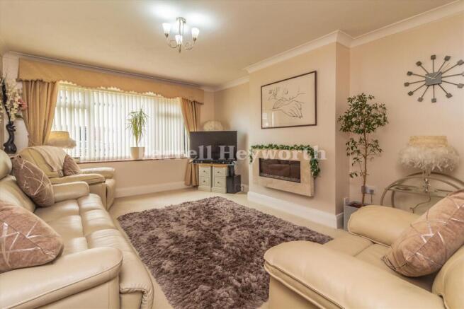 Lounge image 2