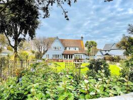 Beachy House, Middle Way, Littlehampton BN16 1RY