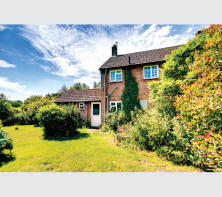 1, Weston Farm Cottages, Lambourn Road, Weston, Newbury RG20 8JA