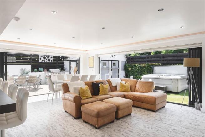 Living/Dining space