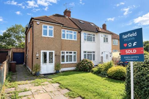 Park Avenue, Bushey, WD23