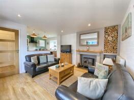Flat 3, Parsonage Farm Flats, C3040 Junction B4318 Minerton Farm To St Florence, St Florence, Tenby SA70 8LR