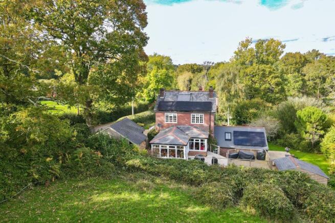 4 bedroom detached cottage