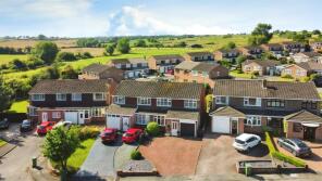 7, Chestnut Grove, Wolston CV8 3HY