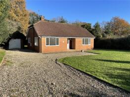 Fairacre, Whistlers Lane, Silchester RG7 2NE